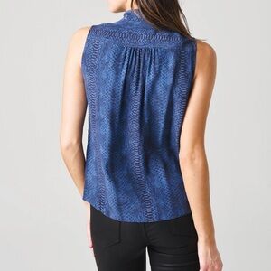 Abbeline Navy Sleeveless Blouse